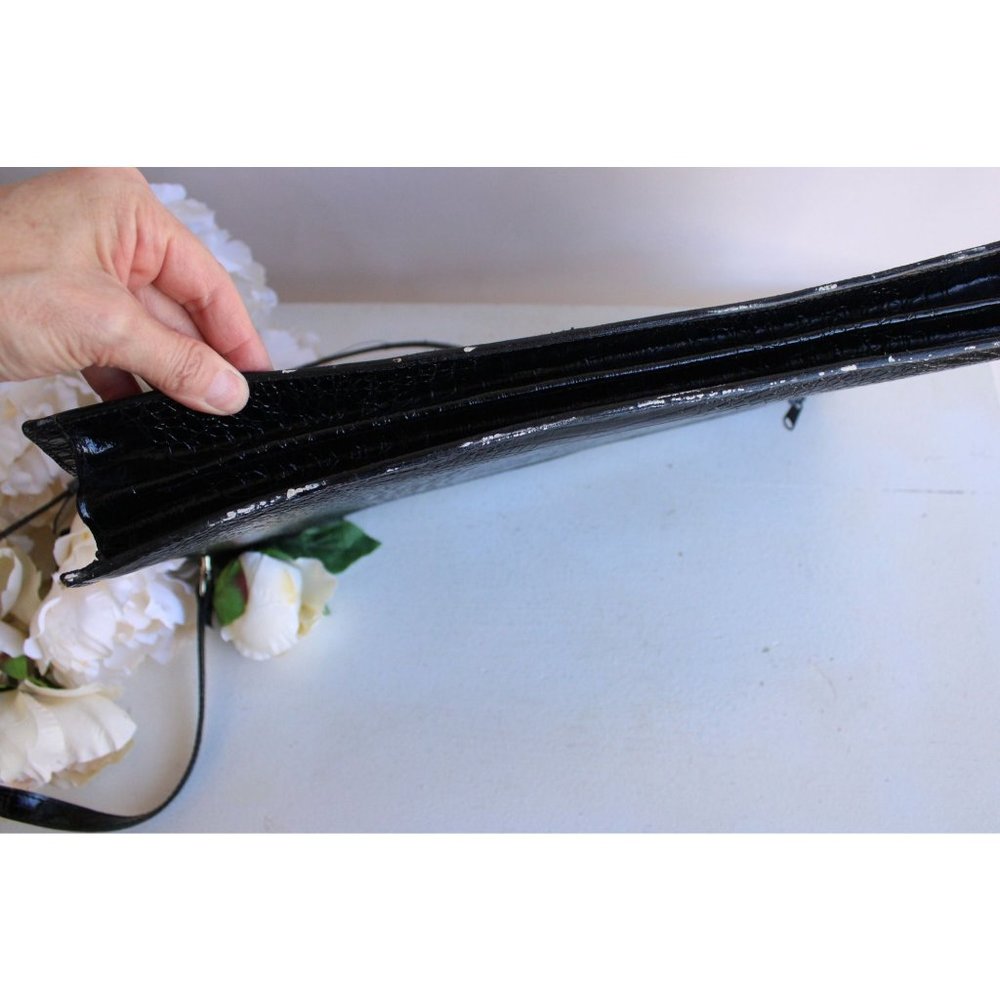 Vintage 1970s 1980s Briefcase / Stamped Leather Attache / With Lock, Handle, - Picture 6 of 10